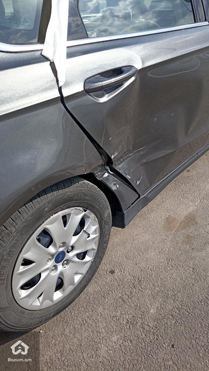 Ford Fusion - image 5