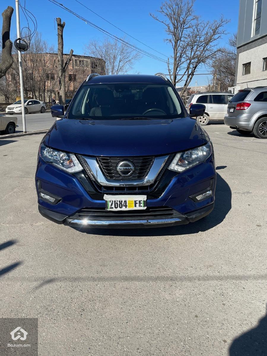Nissan Rogue - image 2