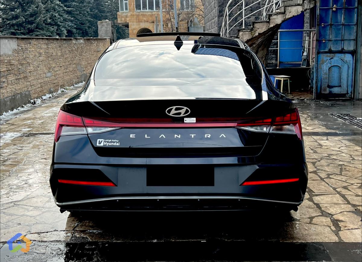 Hyundai Elantra - image 6