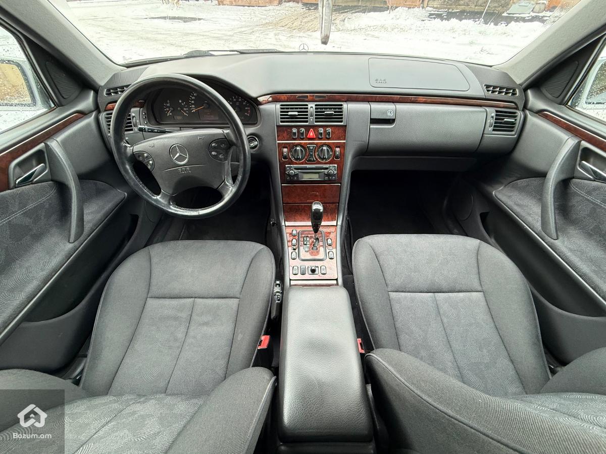 E class 240 - image 16