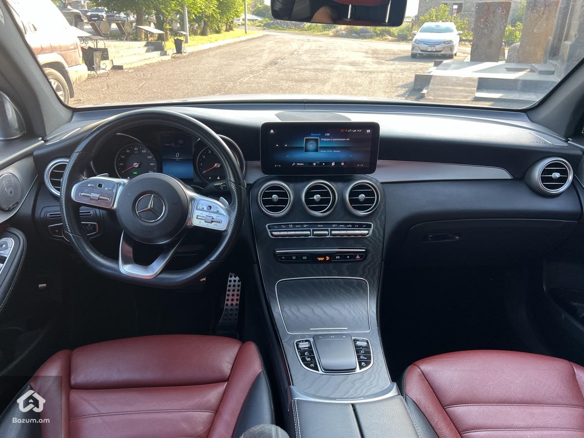 Mercedes GLC 300 - image 15
