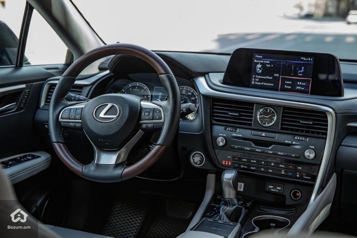 2021 Lexus RX350 - image 13