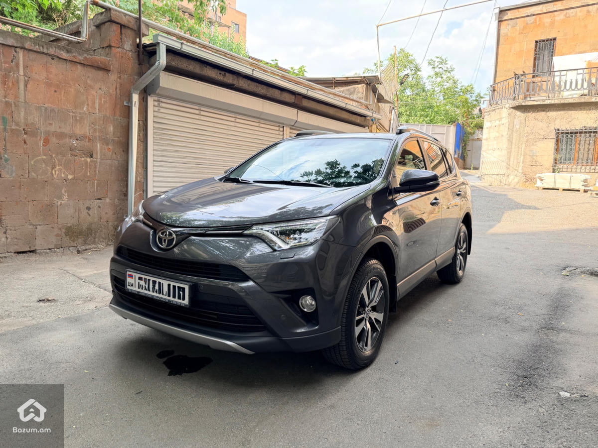 Toyota RAV4  - image 2
