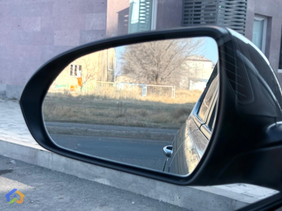 Hyundai Elantra - image 16