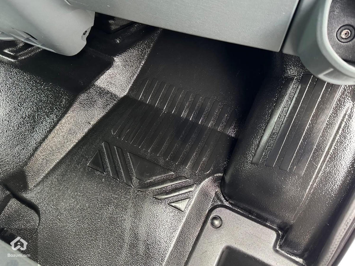 Ford transit - image 6