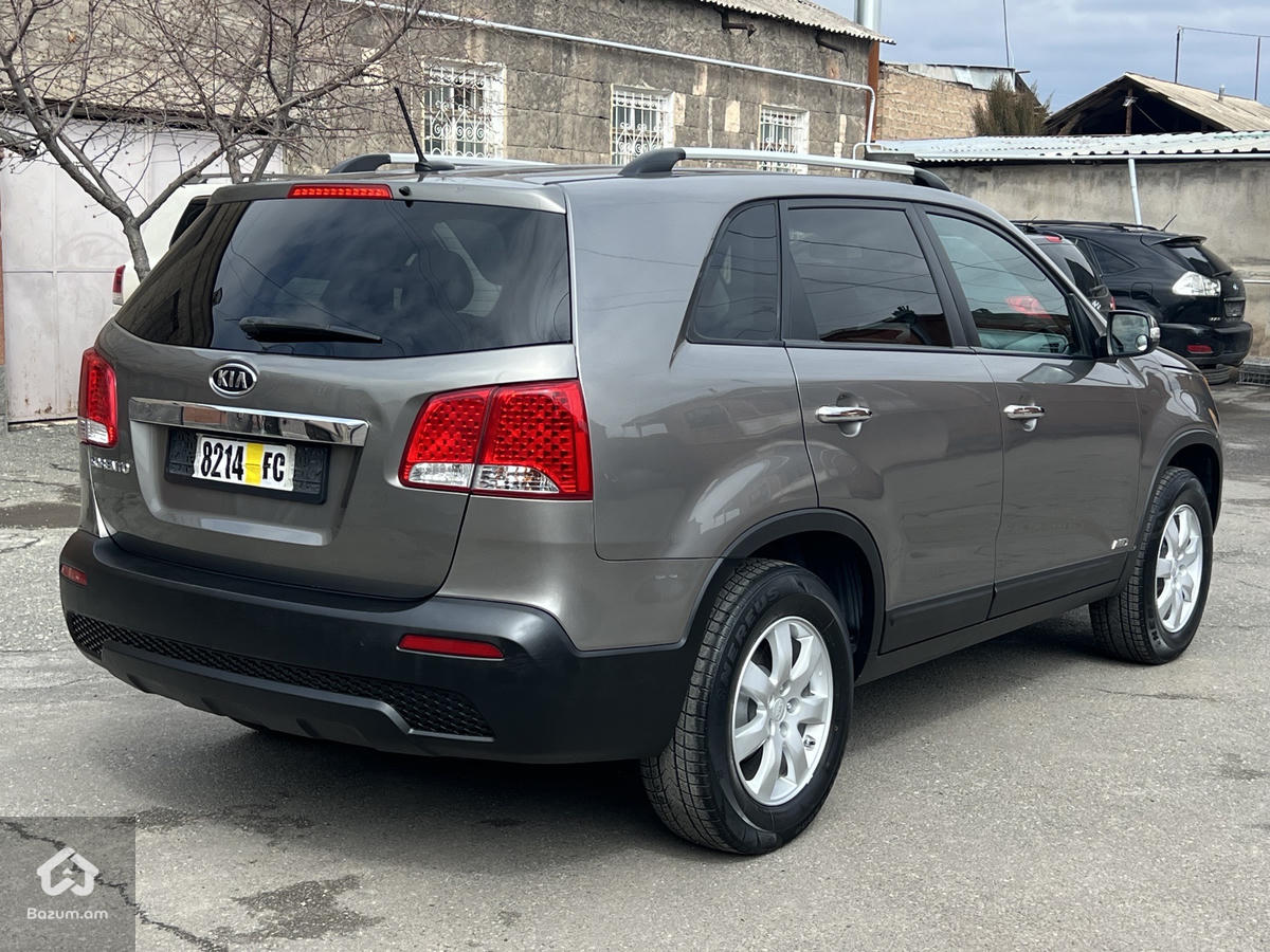 Kia Sorento 2011 - image 6