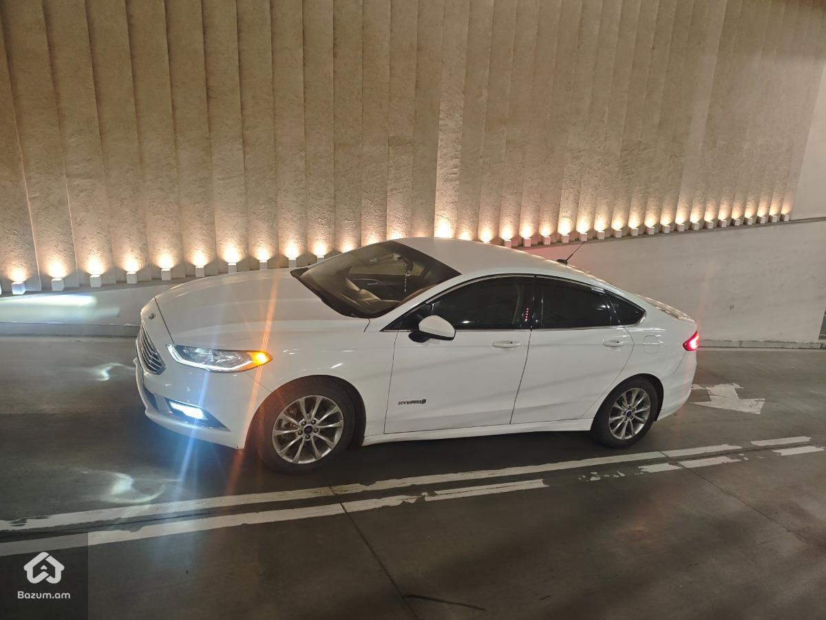 Ford Fusion - image 1