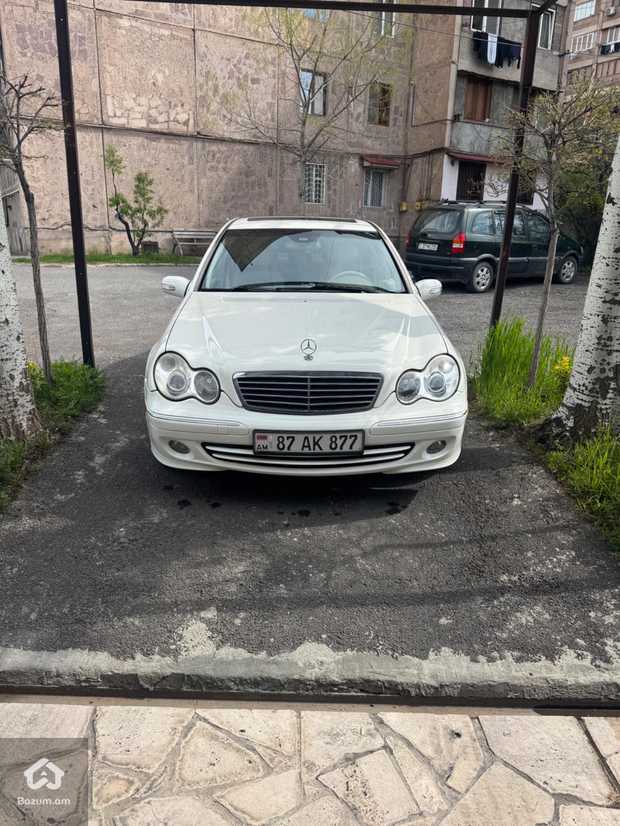 Mercedes Benz C240 - image 3