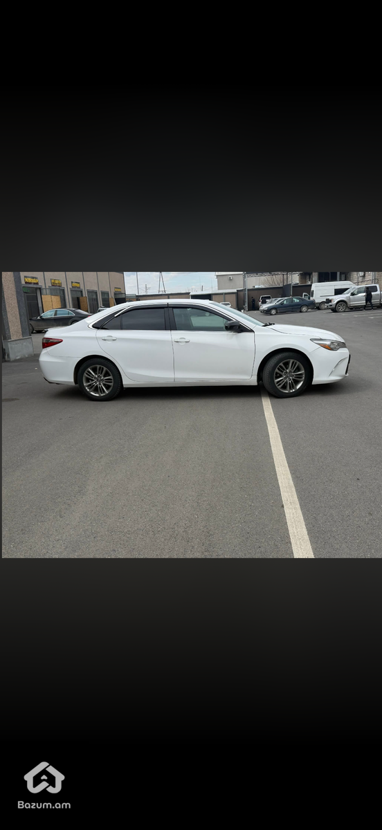 Toyota Camry - image 4