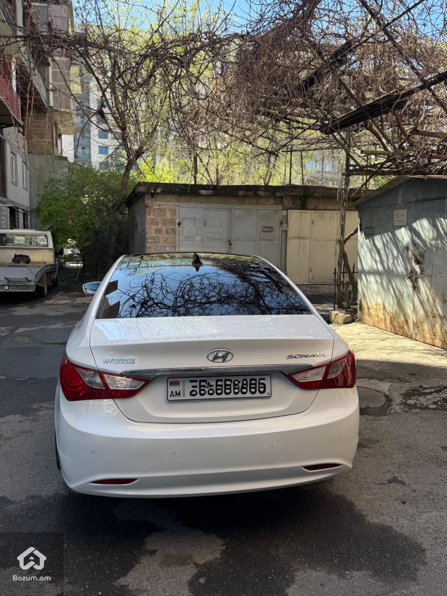 Hyundai Sonata - image 3