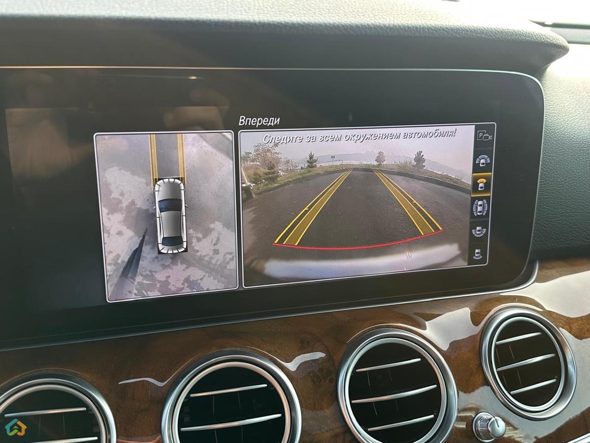 Mercedes E450 - image 12