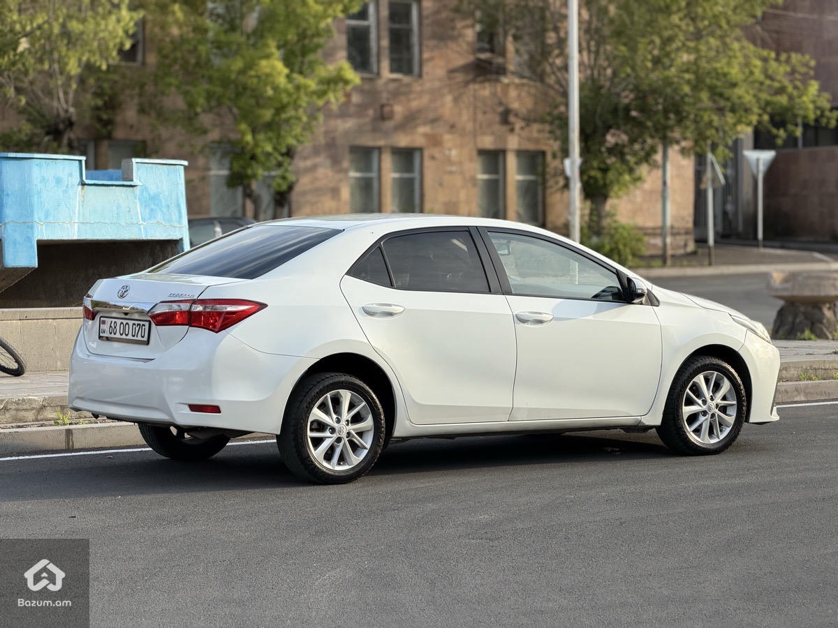Toyota corolla - image 2