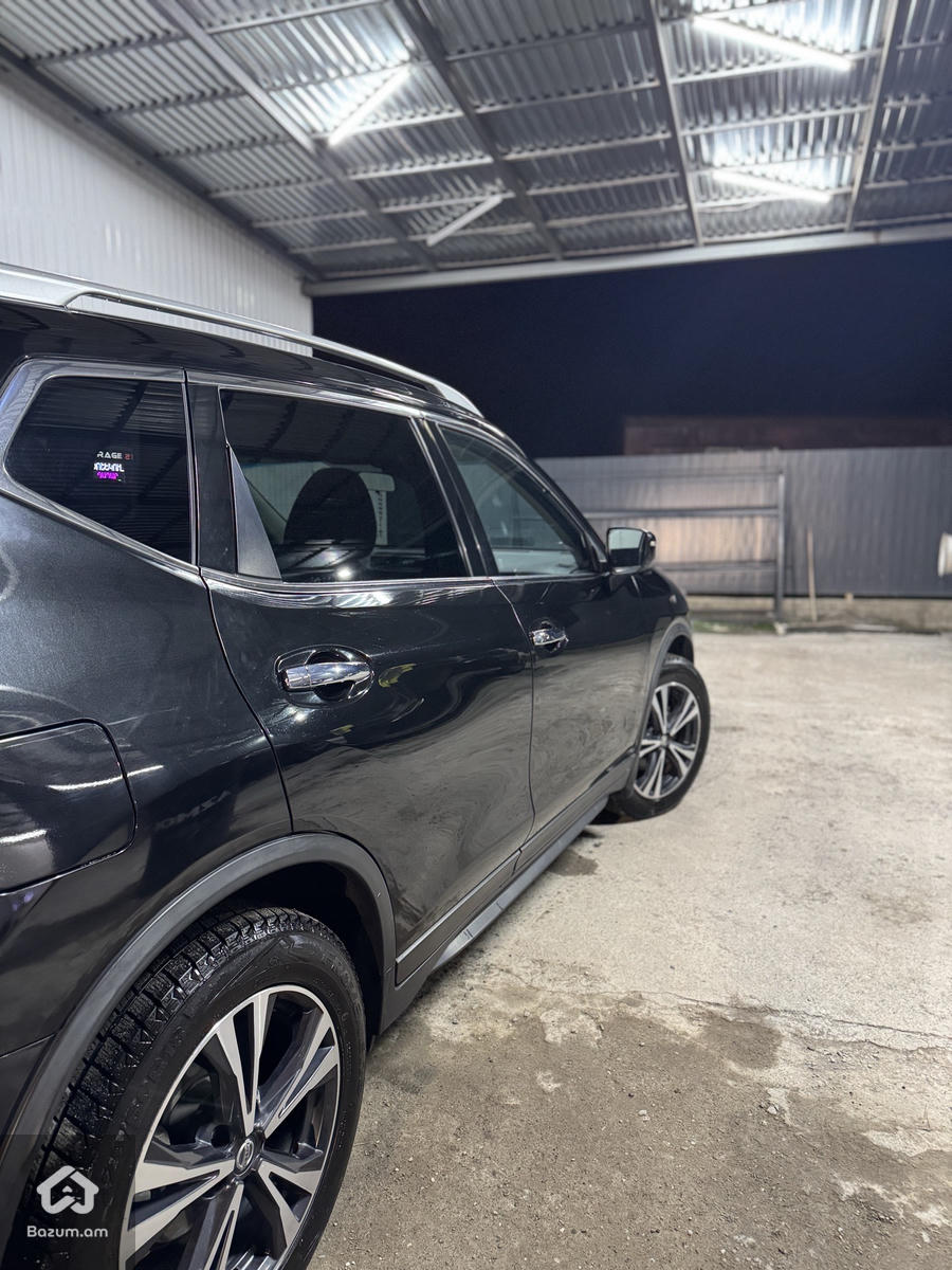 Nissan Rogue - image 6