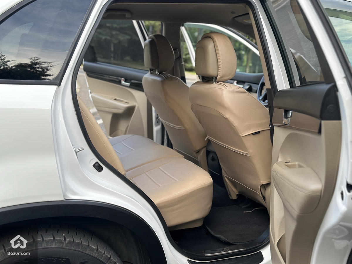 kia Sorento - image 13