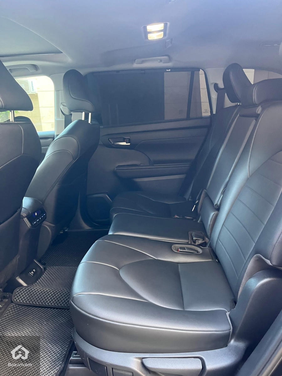 Toyota Highlander xle  - image 9