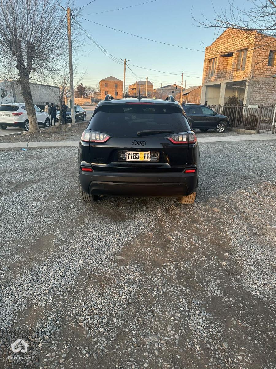 Jeep Cherokee Altitude Edition - image 21