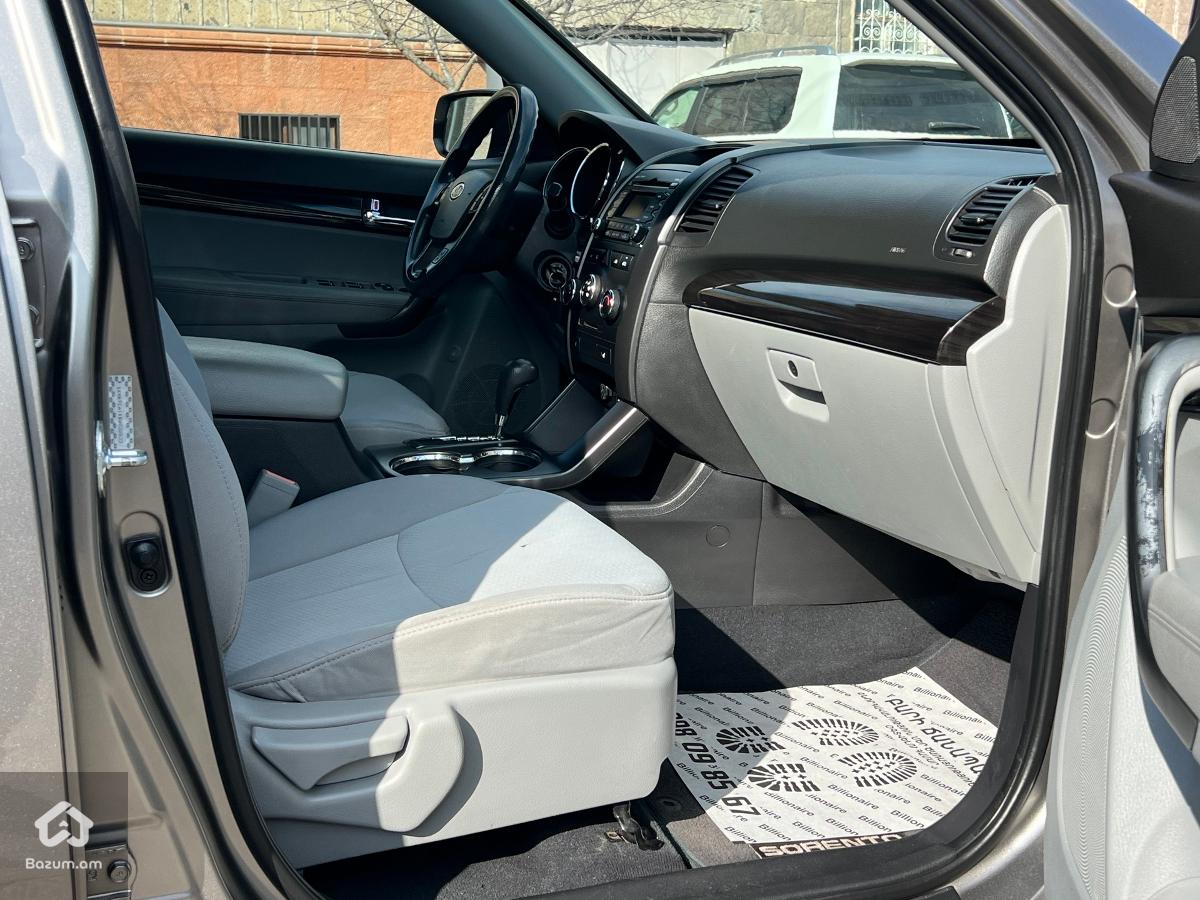 Kia Sorento 2010 - image 8