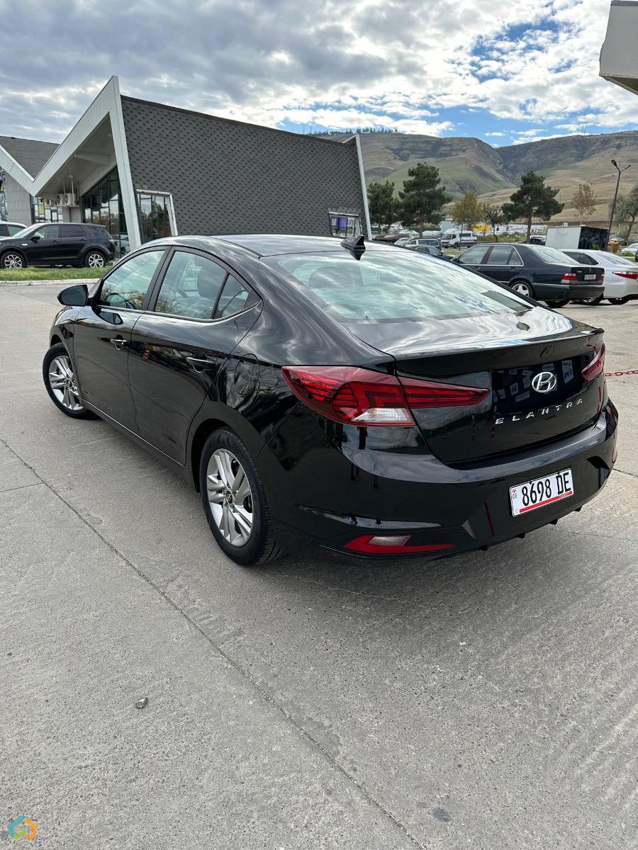 Hyundai Elantra - image 29