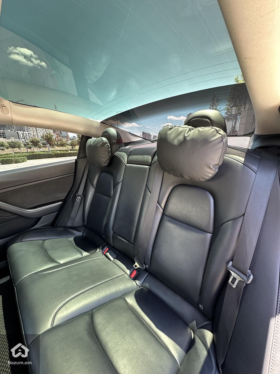 Tesla Model 3 - image 14
