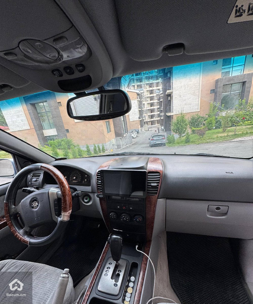 Kia Sorento  - image 11