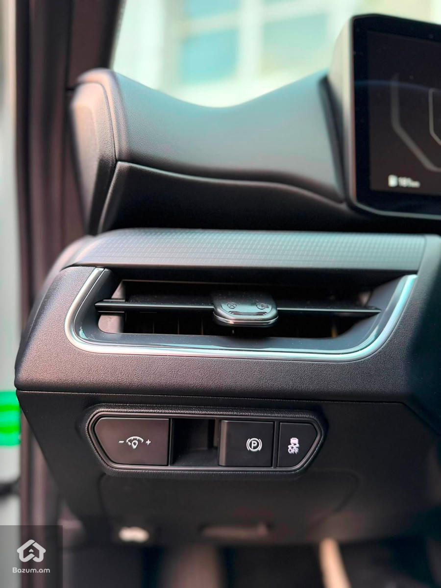 Kia K4 - image 9