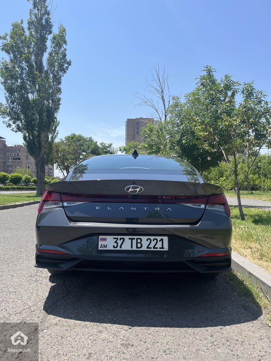 Hyundai Elantra 2022 SEL - image 7