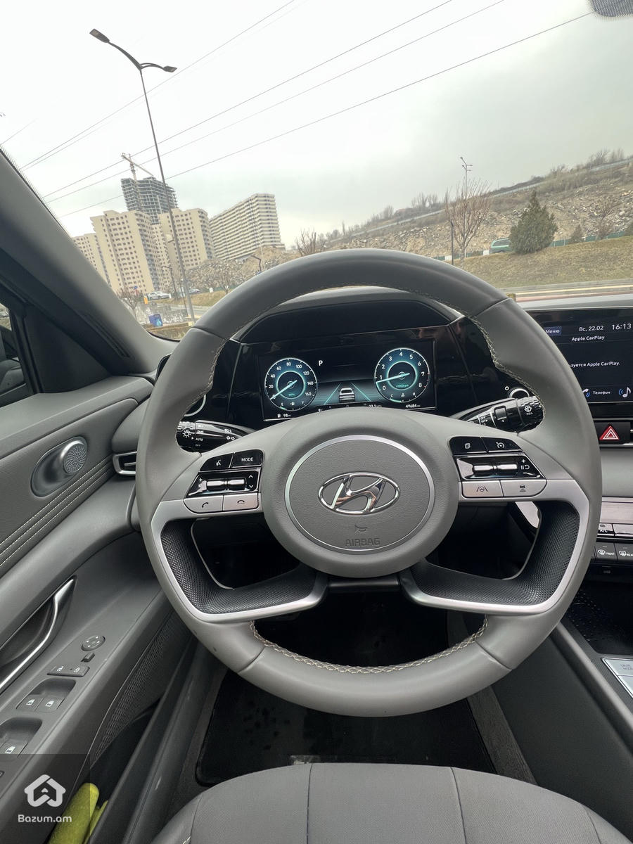 Hyundai Elantra Sel Plus - image 7