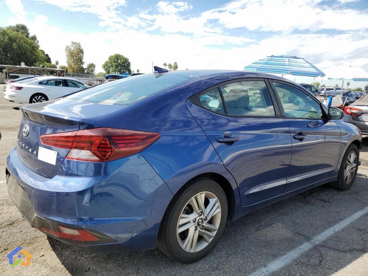 Hyundai Elantra Sel - image 2