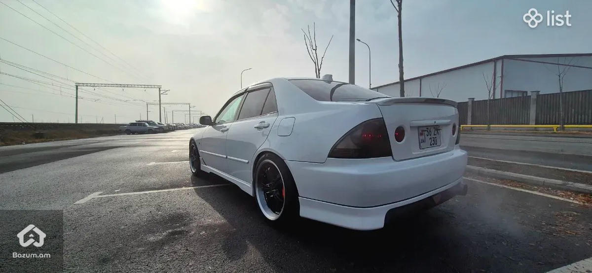 Toyota Altezza - image 2
