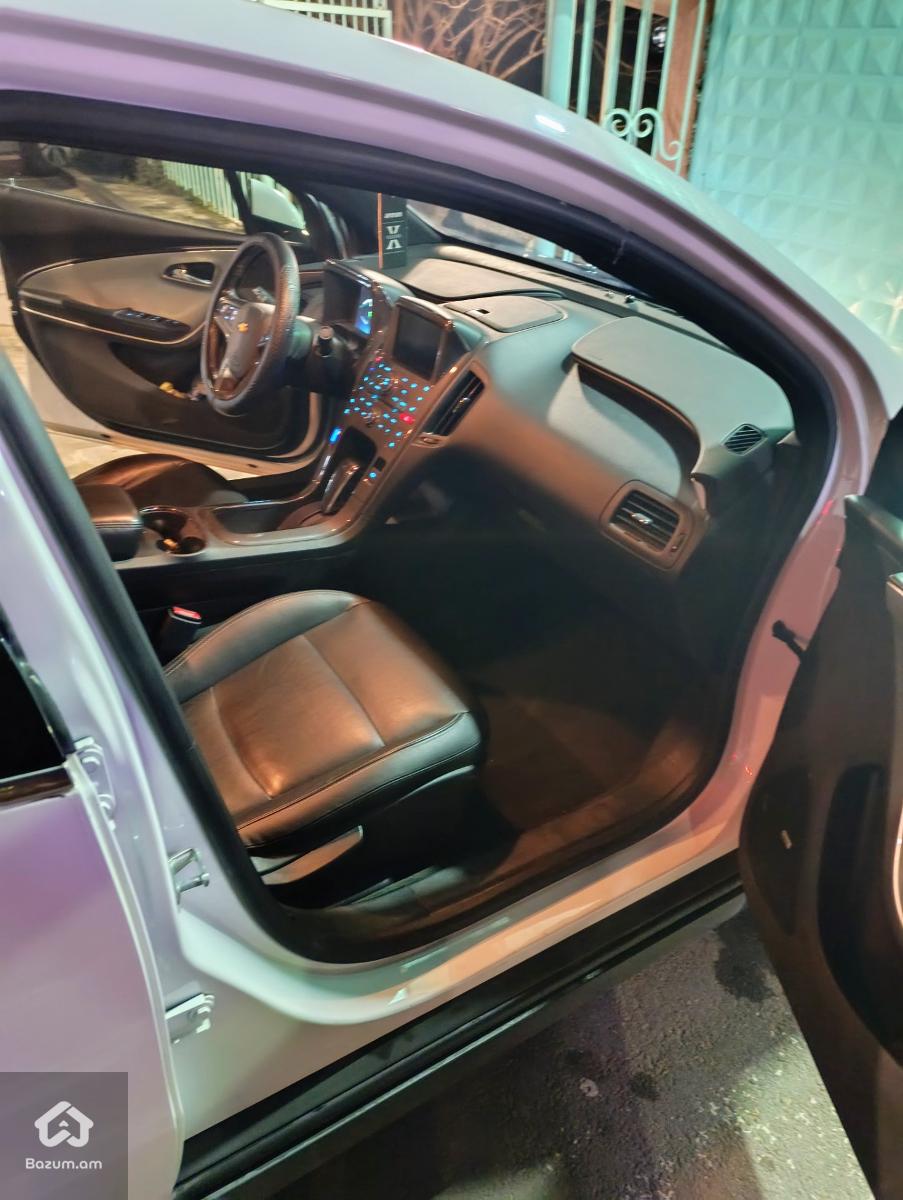 Chevrolet  - image 6