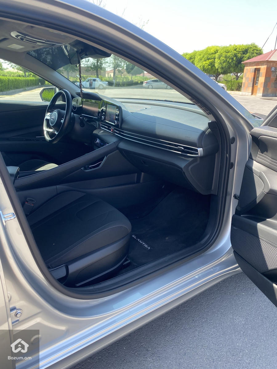 Hyundai Elantra Sel+ - image 7