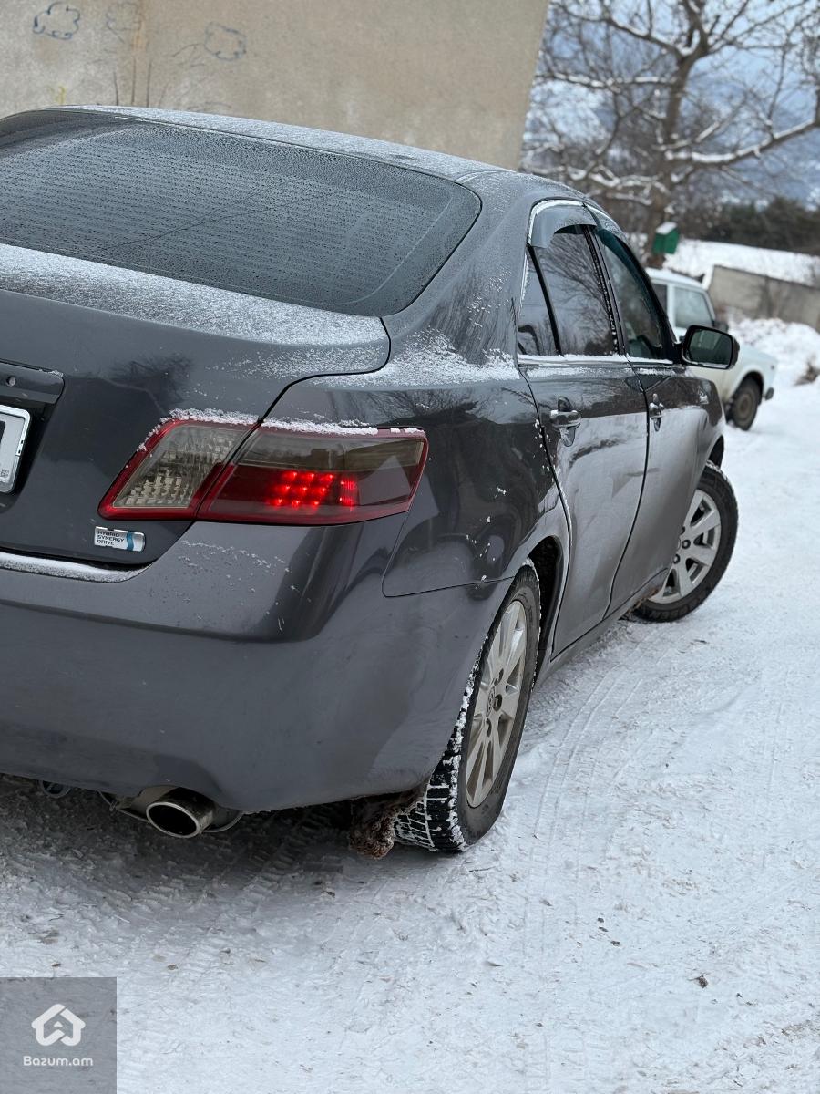 Camry Hybrid - image 3