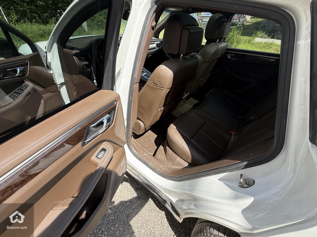 Porsche Macan 3.0 - image 12