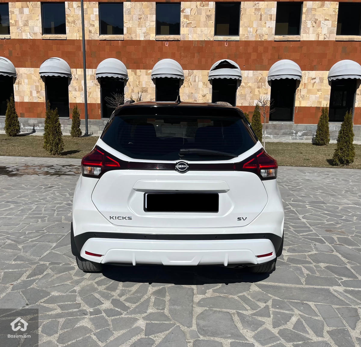 Nissan Kicks SV - image 6