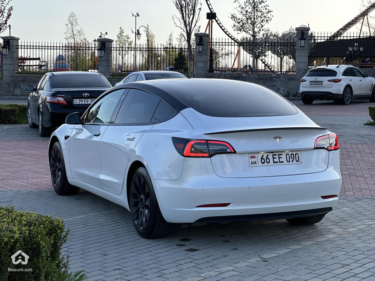 Tesla model 3 - image 6