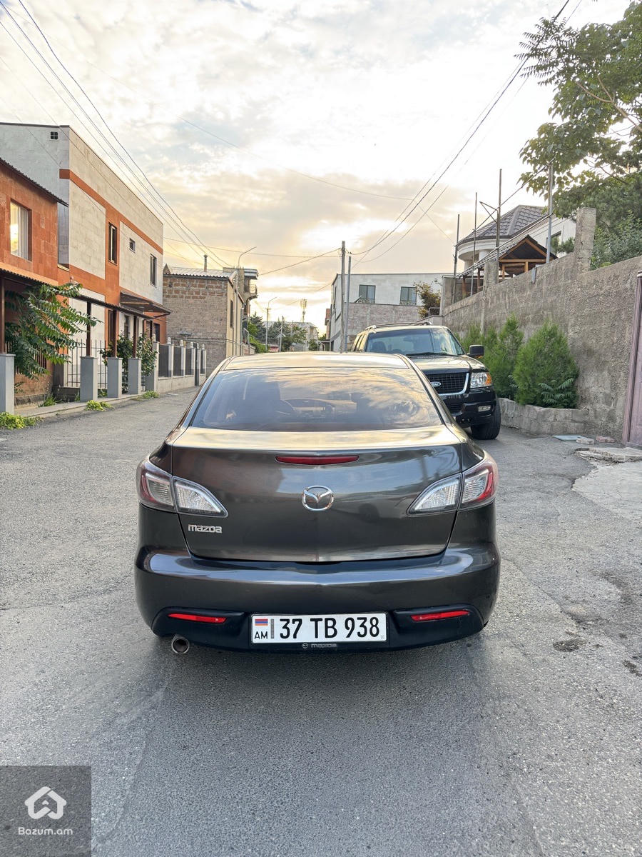 mazda 3 - image 6