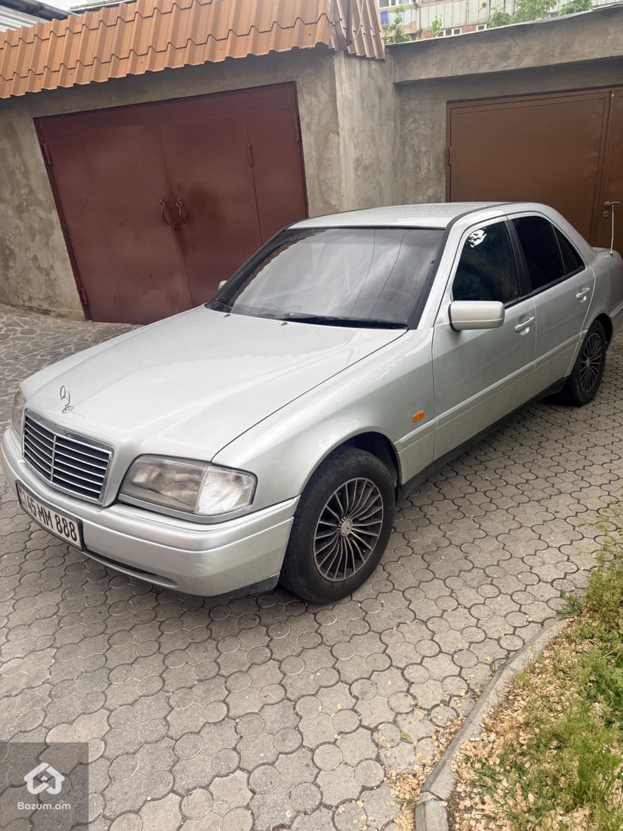 Mercedes Benz - image 2