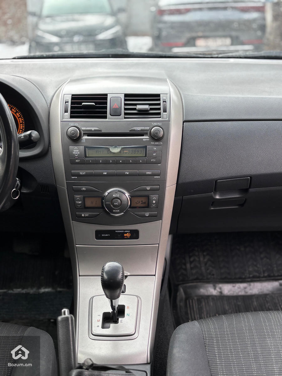 Toyota Corolla Robot - image 7