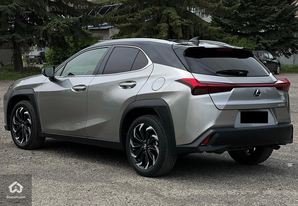 Lexus ux - image 7