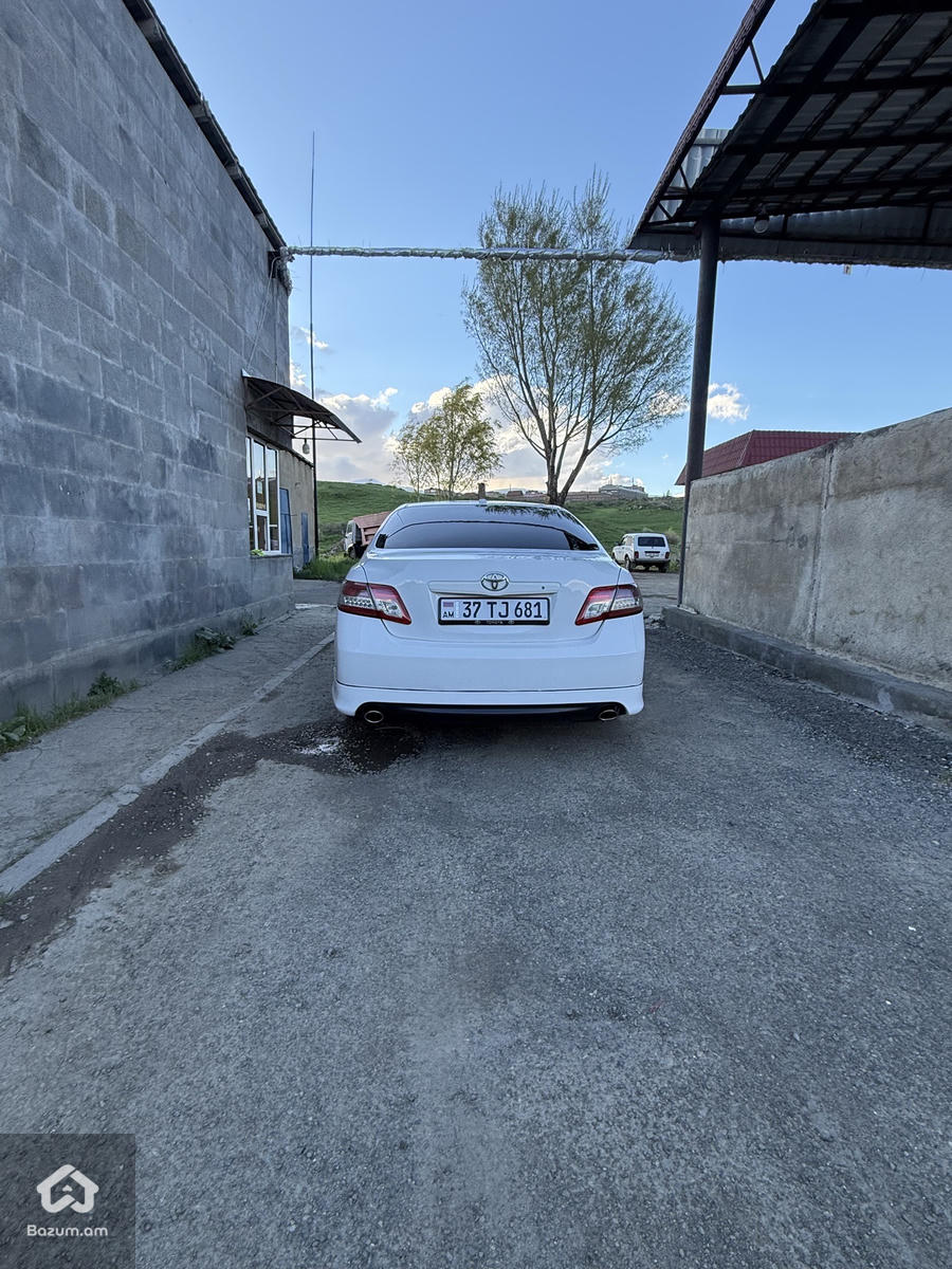 Toyota - image 2