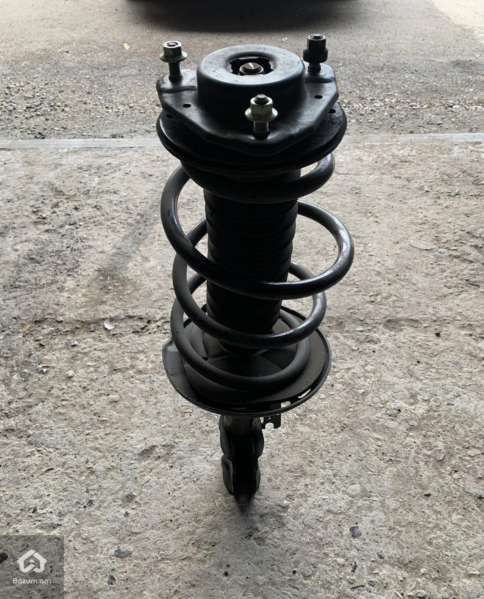 Lexus RX 350-ի առջևի աջ օրիգինալ ամորտիզատոր - image 3