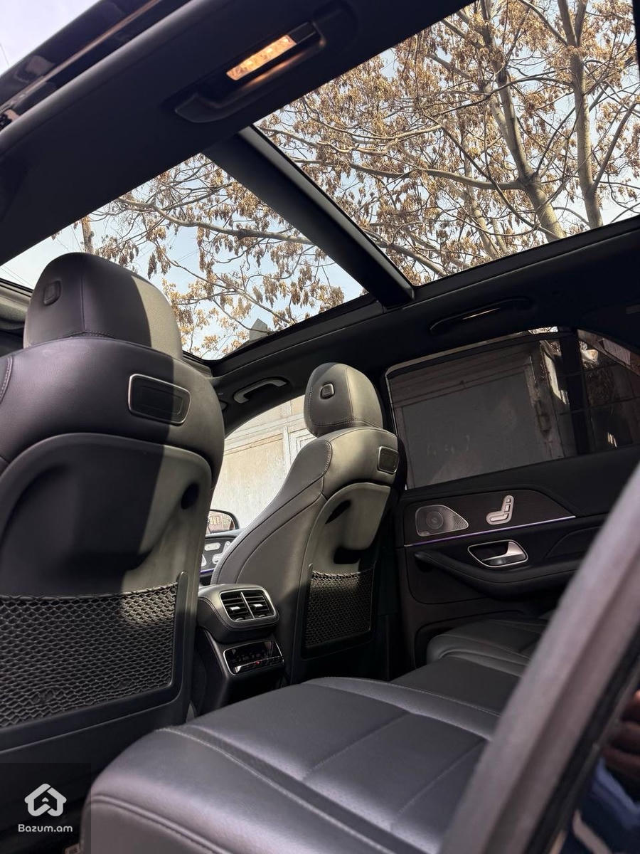 Mercedes Benz - image 10