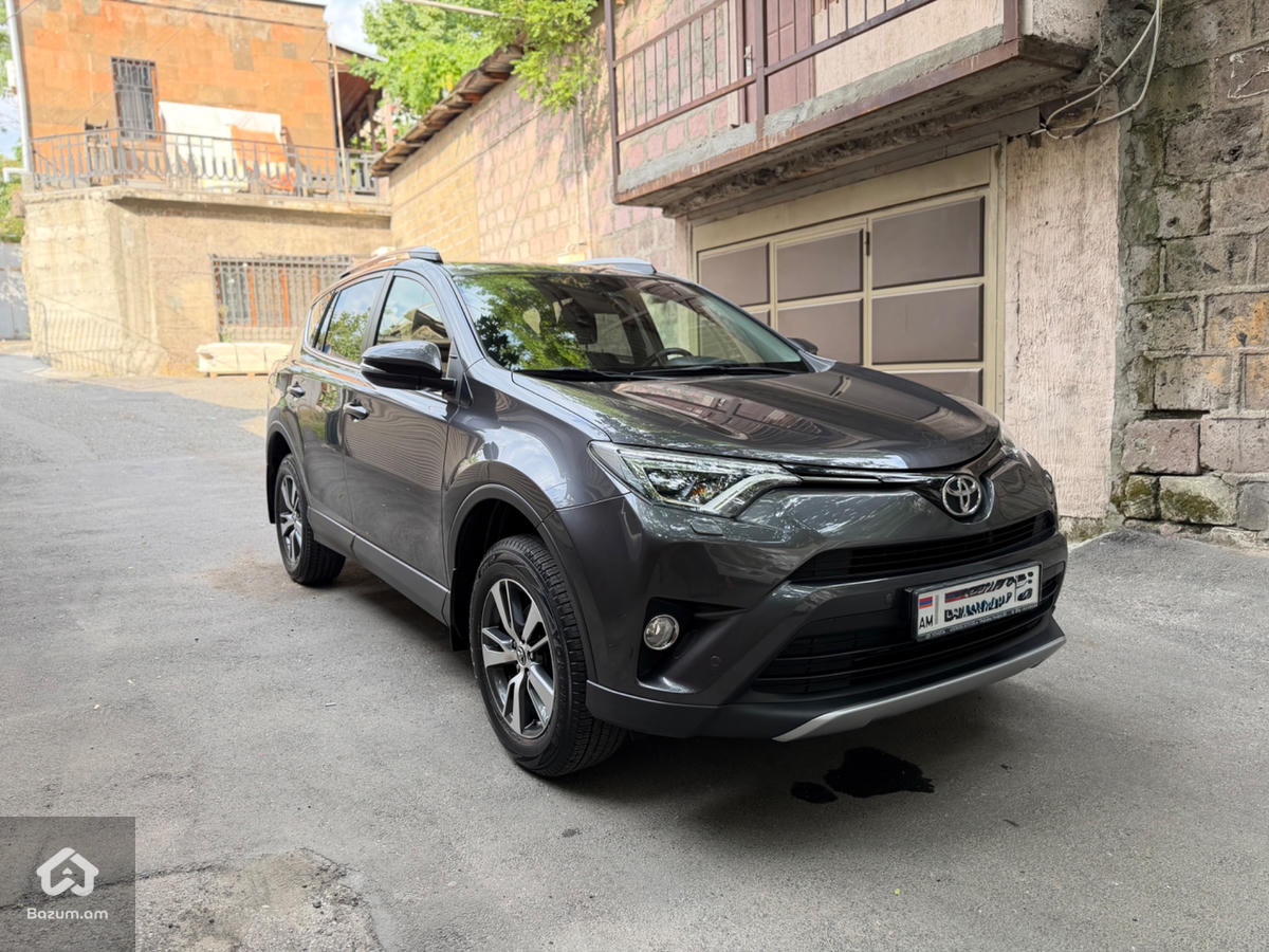 Toyota RAV4  - image 3