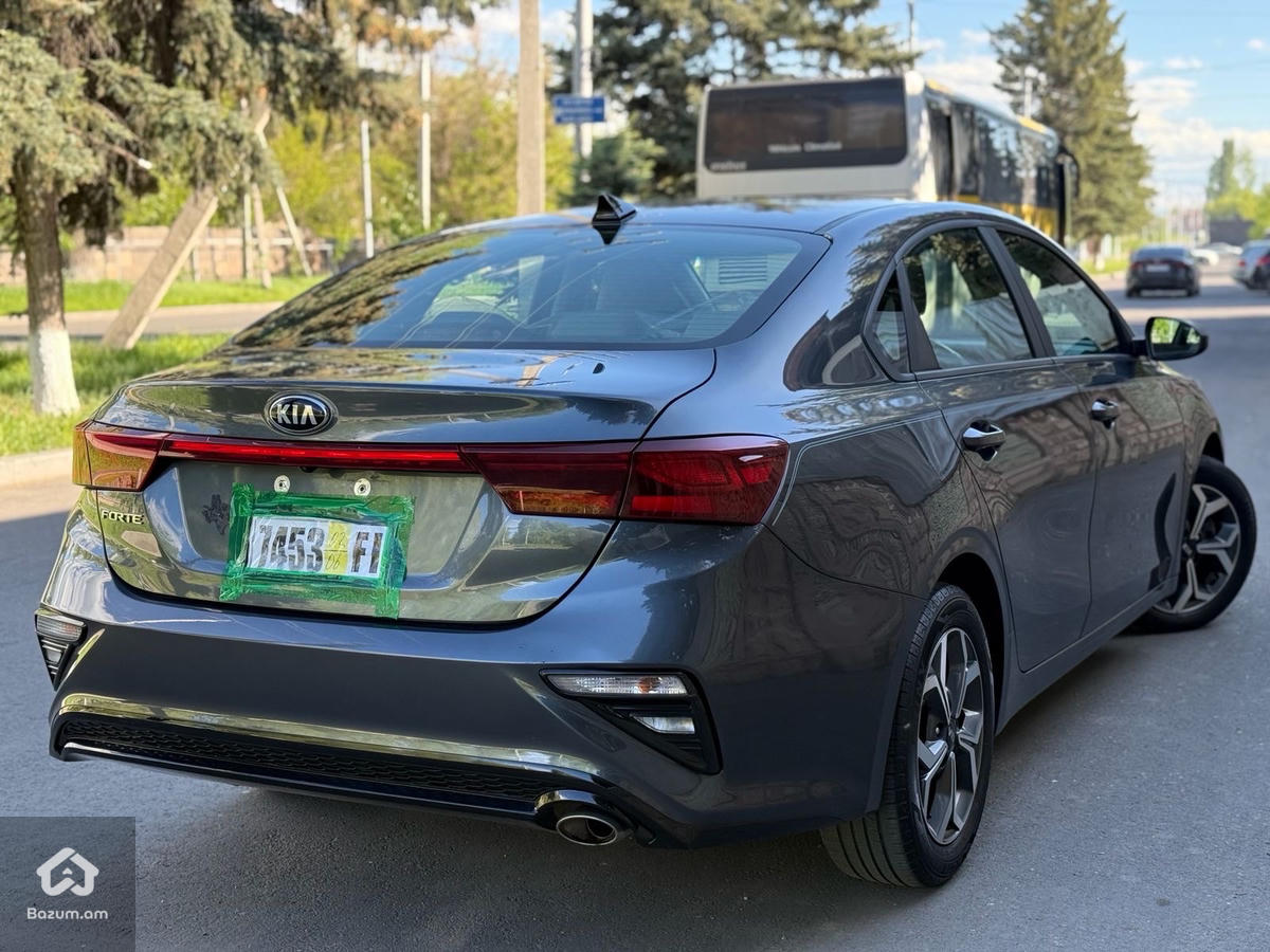 kia forte - image 13