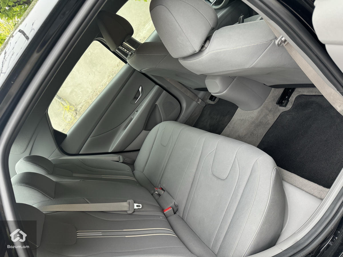 Hyundai Elantra 2023 Sel  - image 11