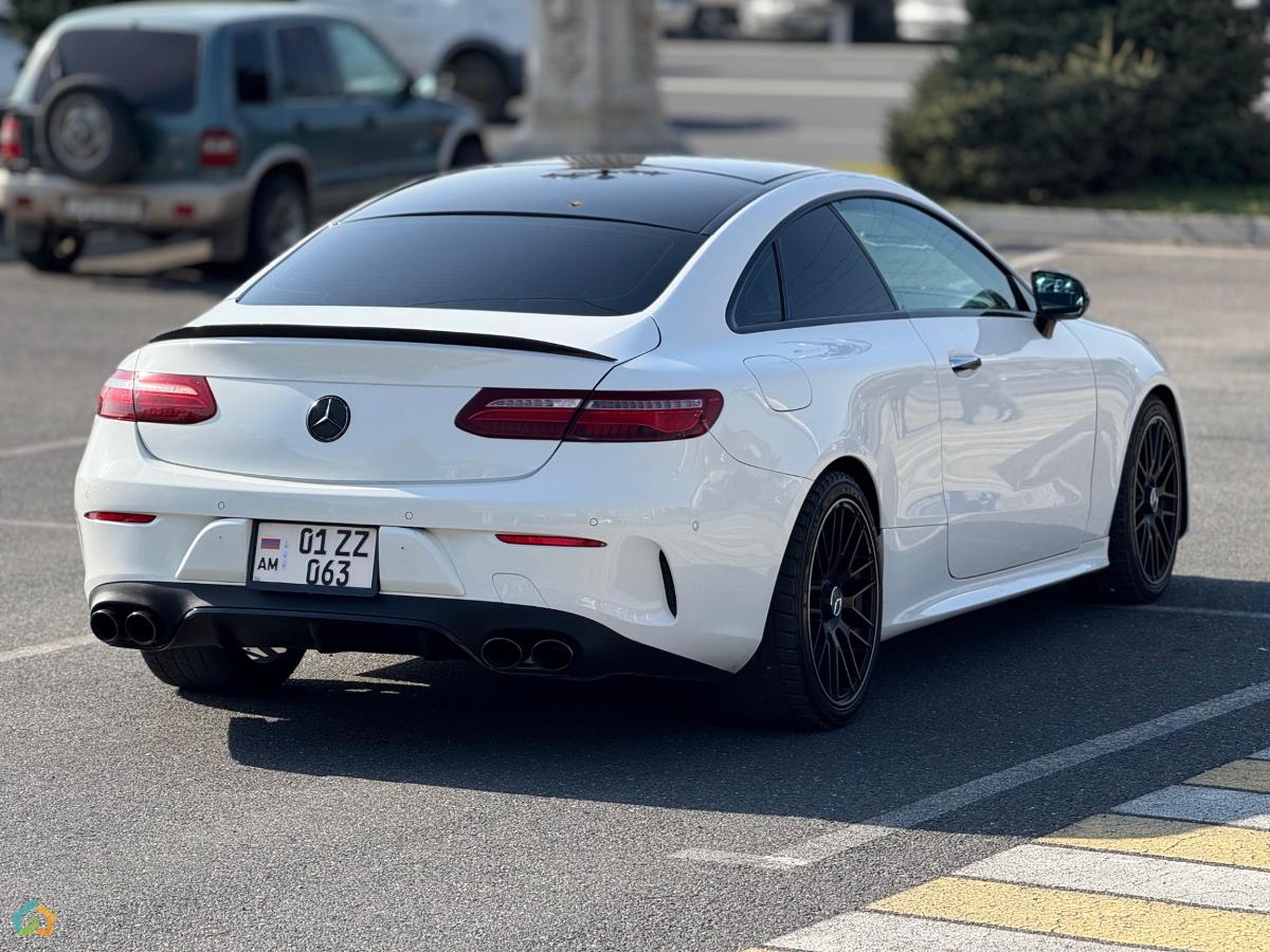 Mercedes Benz E450 Coupe  - image 4