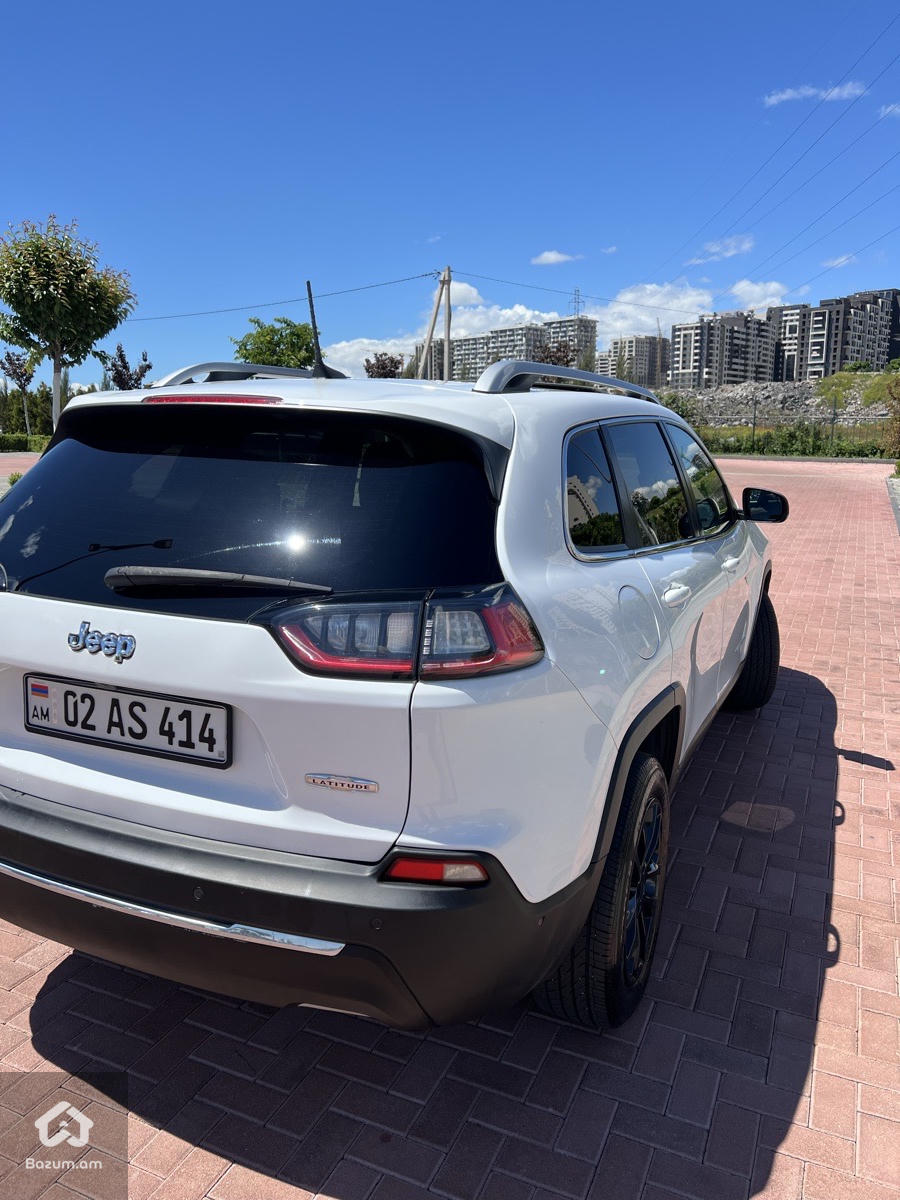 Jeep Cherokee  - image 7