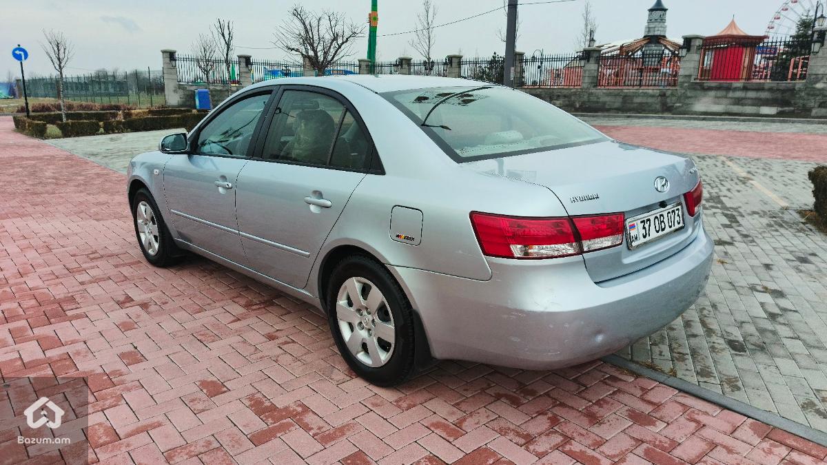 Hyundai Sonata NF - image 3