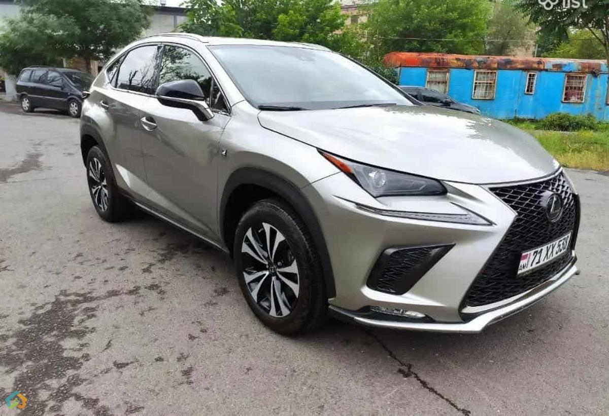 Lexus NX 300 - image 12