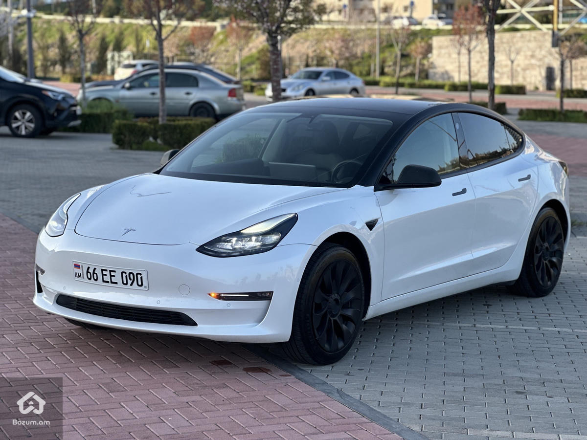 Tesla model 3 - image 12